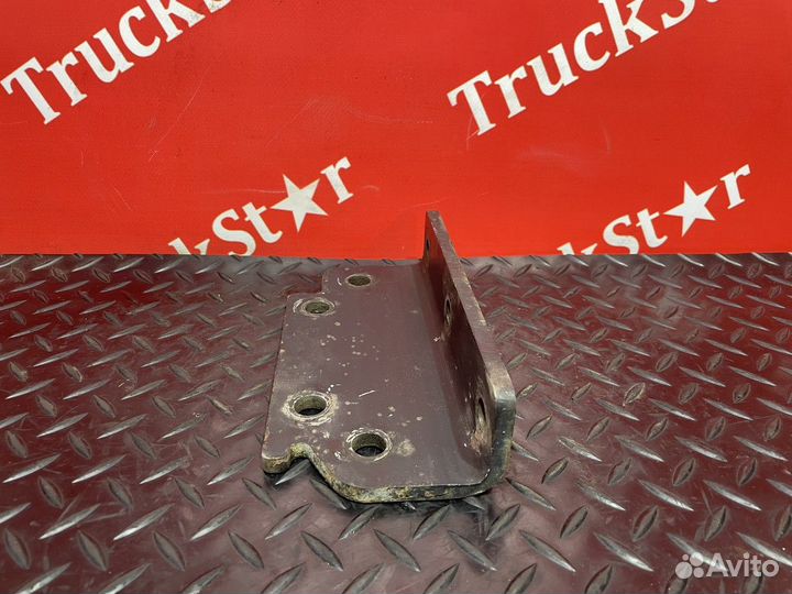 Кронштейн крепления ящика правый камаз 5490