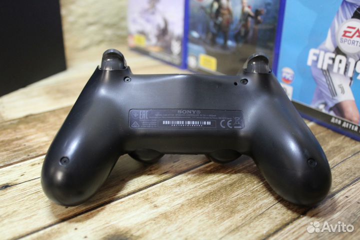 Sony Playstation 4 +3 диска