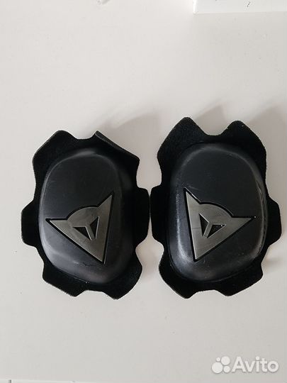 Слайдеры на колени Dainese