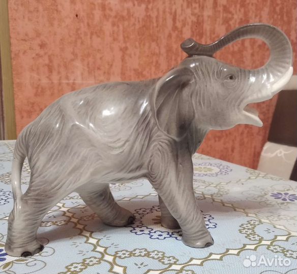 Статуэтка старинная 