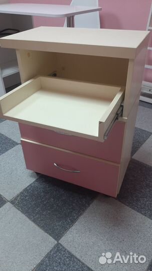 Педикюрная тумба