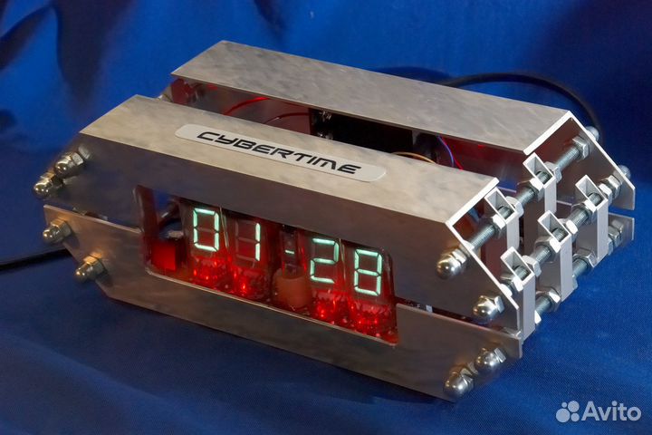 Стильные часы на лампах(Ручная работа)