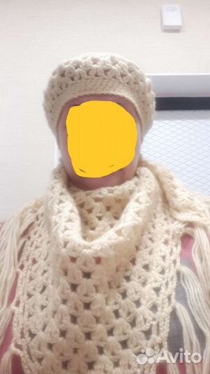 Берет и платок