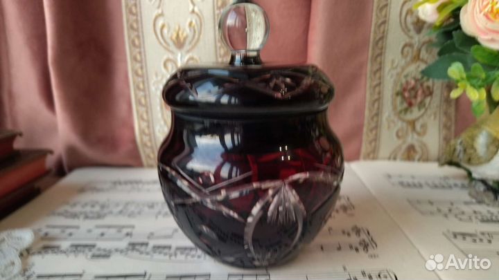 Конфетница. Резной марганцевый хрусталь, гдр