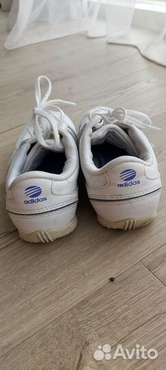 Кроссовки женские adidas 35