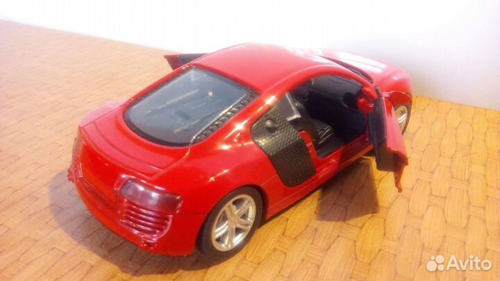 Модель автомобиля Audi R8