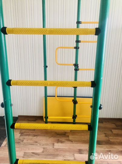 Шведская стенка с турником бу