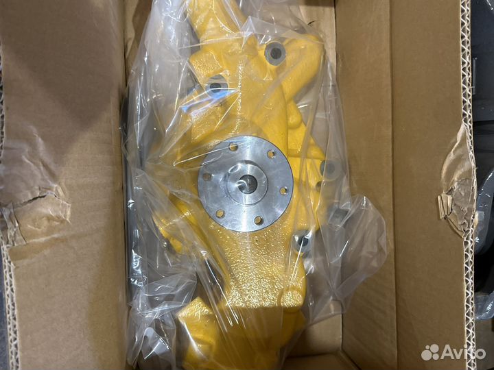 Помпа водяная Komatsu PC200-6