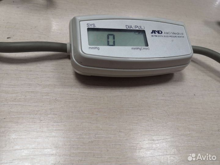 Тонометр and ua-704