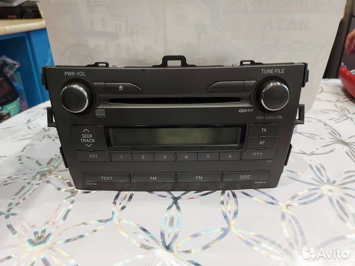 Штатная магнитолла на Toyota Corolla e150