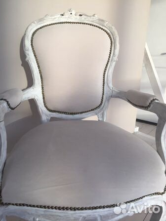 Антикварное кресло
