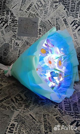 Светящийся букет с бабочками