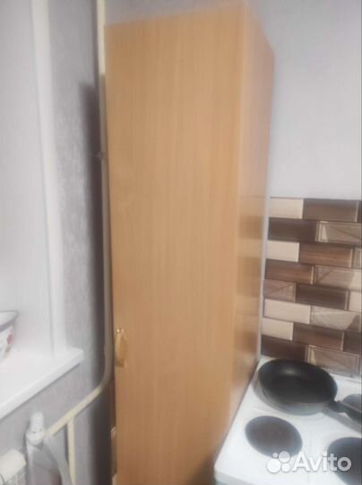 Шкаф, вешалка, зеркало, 2 тумбы