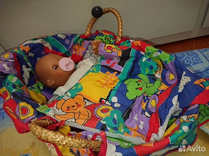 Кукла пупс Bayer с корзинкой-кроваткой