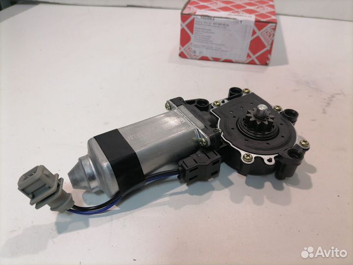 Моторчик стеклоподъемника левый Мерседес Актрос Ак