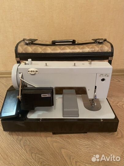 Швейная машина бытовая