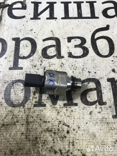 Регулятор давления топлива Skoda Octavia