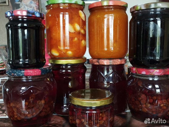 Варенье из смородины, клубники, абрикос, жимолости