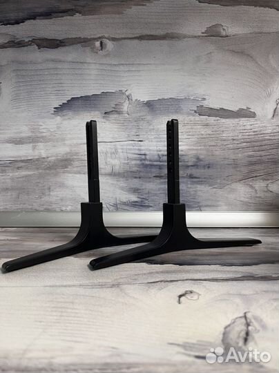 Стойки для телевизора + комплект винтов