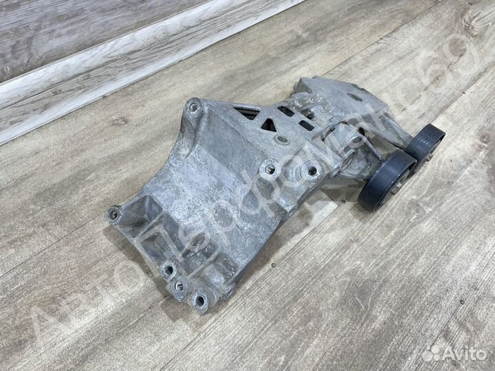 Кронштейн натяжителя приводного ремня w245 / w169