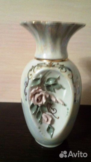 Ваза фарфоровая