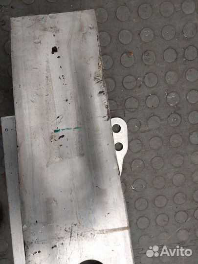 Усилитель бампера задний Chevrolet Camaro 2018