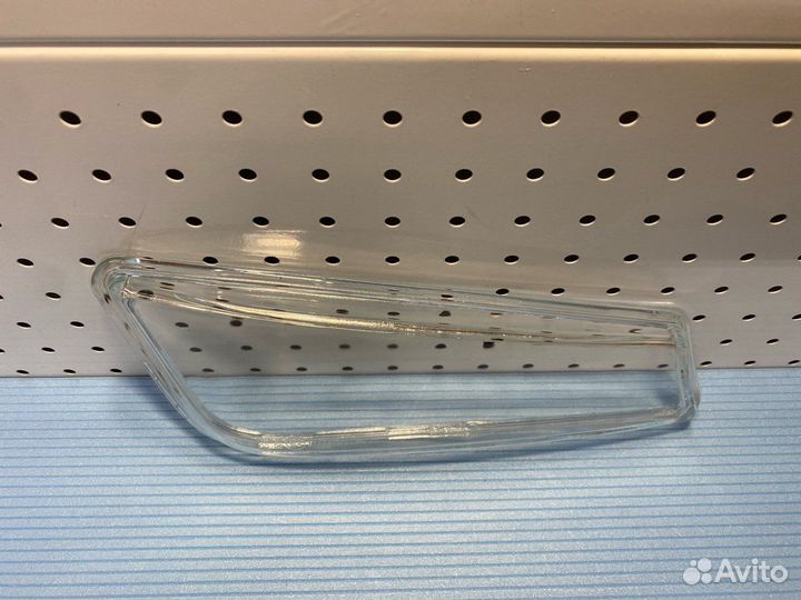 Стекло фары противотуманной правое Volvo Fh13 Fm13