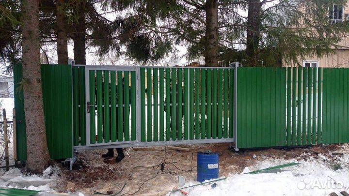 Забор из штакетника в Санкт-Петербурге