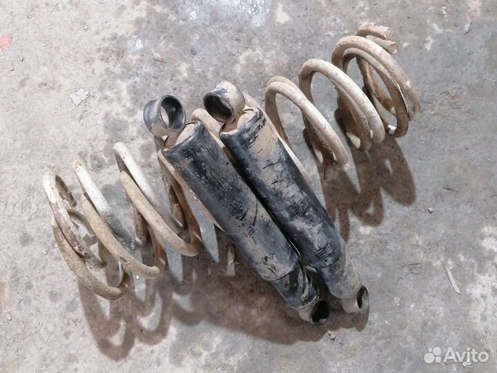 Пружины и амортизаторы задние Нива