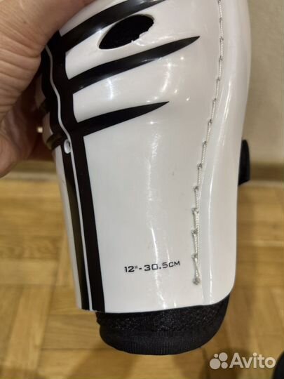 Хоккейная форма щитки