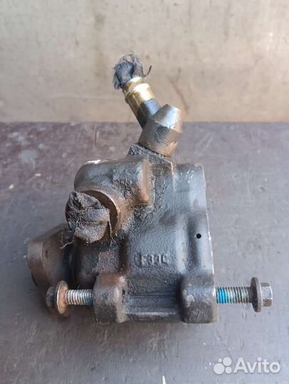 Насос гидроусилителя Форд Транзит 2.5D. 1998г