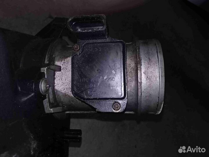 Расходомер воздуха Volkswagen Passat B5+
