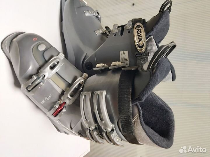 Горные лыжи и ботинки