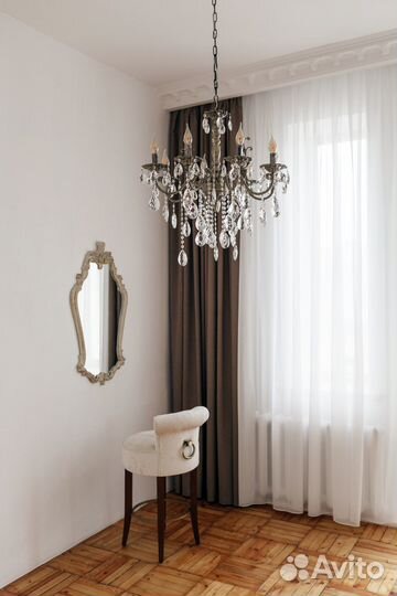 Зеркало в деревянной раме, ручная работа