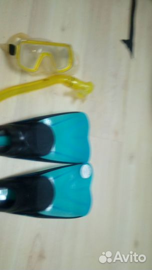 Маска с трубкой для плавания