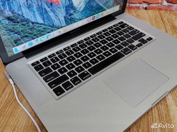 С дискретной видео MacBook Apple Игровой i7 Новый Акб