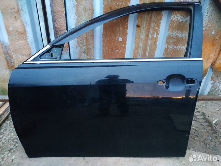 Дверь передняя левая Toyota Camry 40