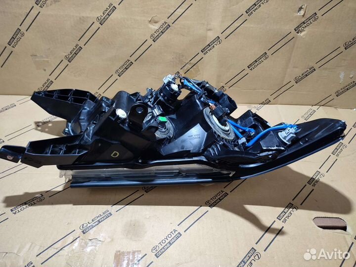 Левая фара Toyota Land Cruiser Prado