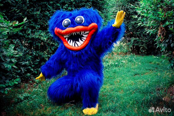 Поздравление от ростовых кукол Белый Мишка и др