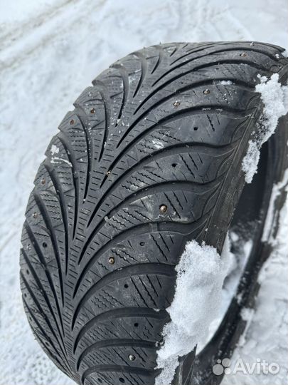 Goodyear UltraGrip Extreme 245/50 R18 100T