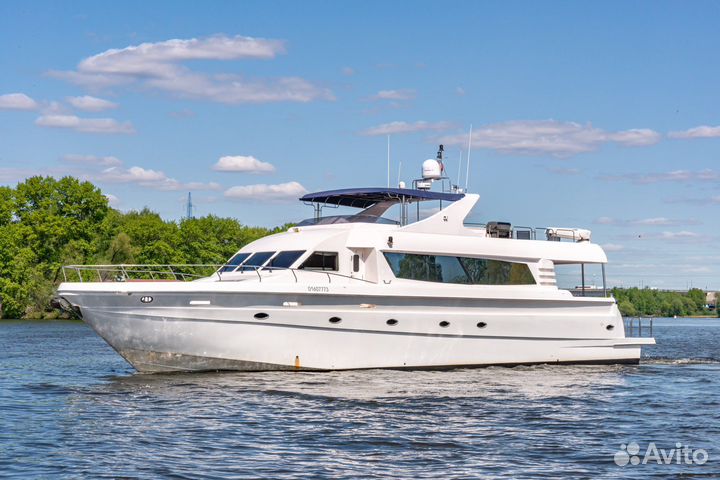 Аренда шикарной яхты Majesty 85 (26 метров)