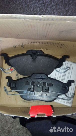 Колодки тормозные, запчасти для автомобиля, запчас
