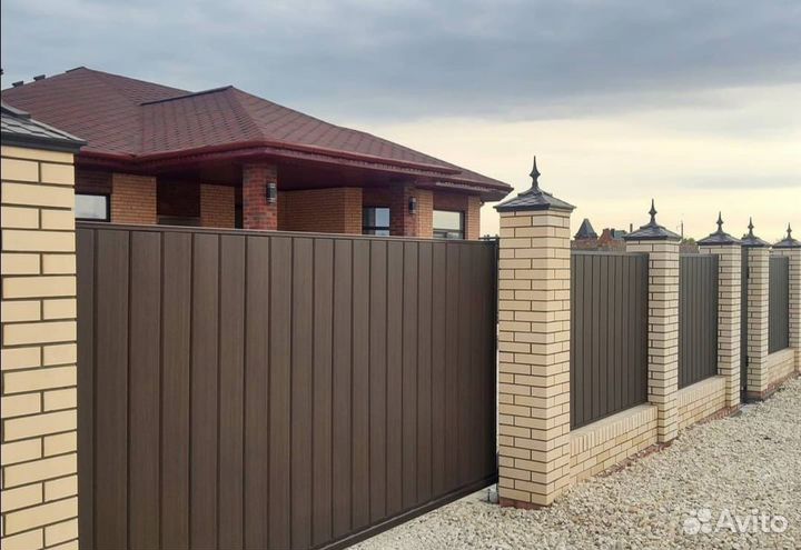 Защита на столб забора под мягкую черепицу