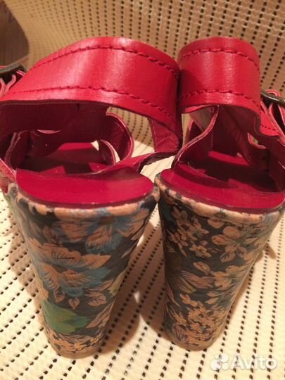 Босоножки Kikers 38р женские кожа оригинал