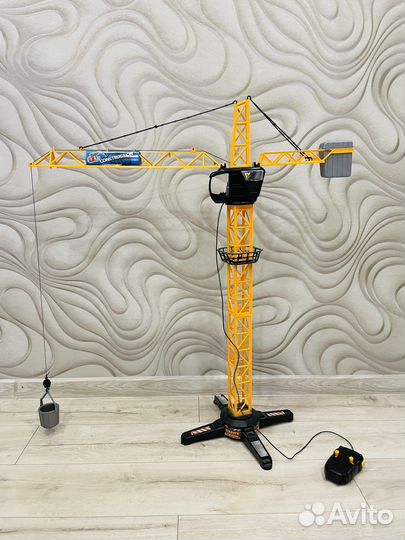 Башенный подъемный кран с пультом управления