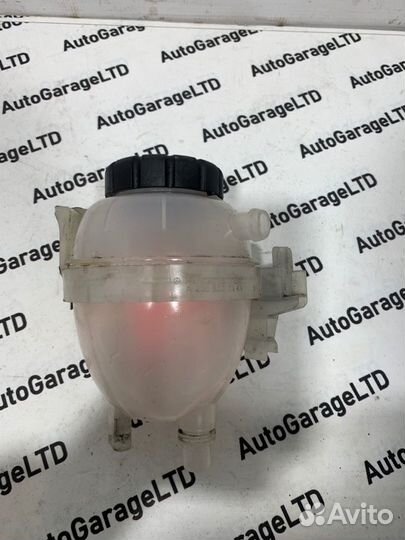 Бачок расширительный Mercedes-Benz C-Class W205