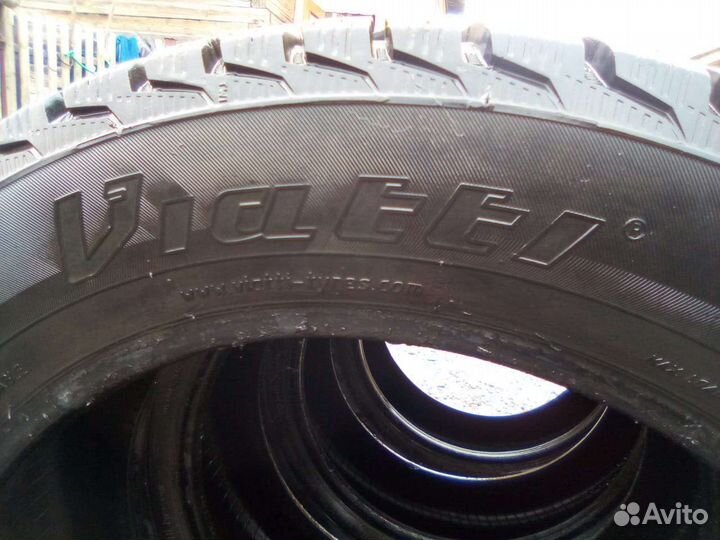 Viatti Brina Nordico V-522 215/55 R17