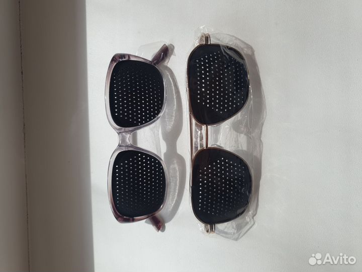 Очки с перфорацией