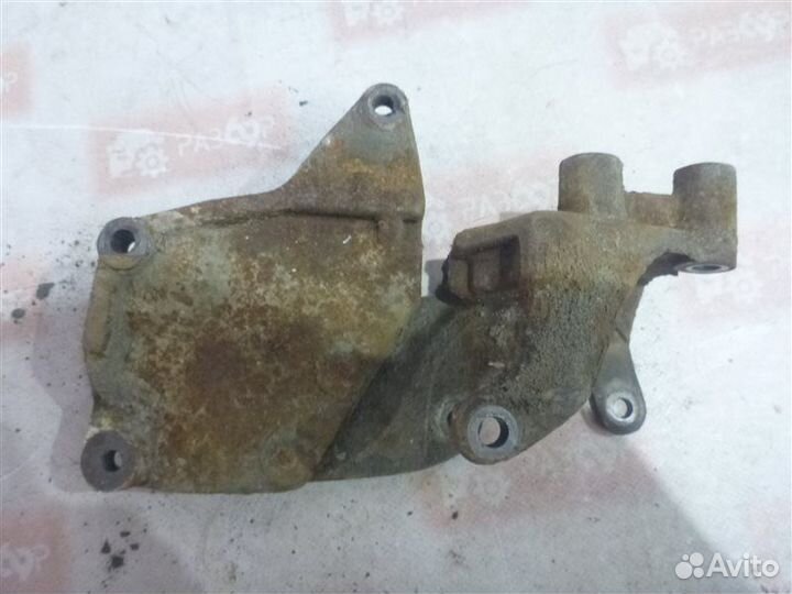 Кронштейн Mitsubishi L200 KB4T 4D56 2008