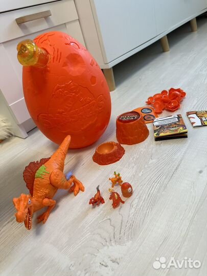 Большое огненное яйцо zuru Smashers